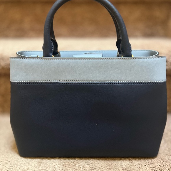 Michael Kors Hailee Navy Floral Medium Satchel NWT - Picture 3 of 9